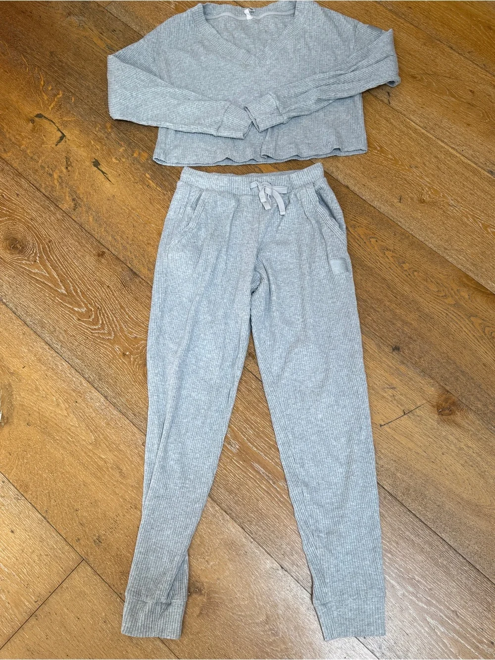 ALO MUSE SET pullover + sweatpants medium